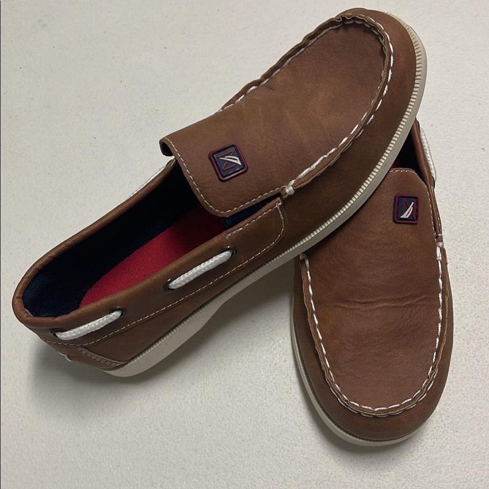 Boy’s Nautica shoes-Used size 3
